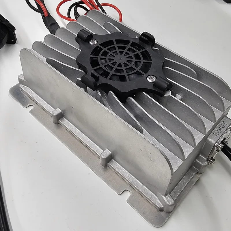 600 Вт жоғары қуатты гольф арбасының эксклюзивті жылдам зарядтағышы